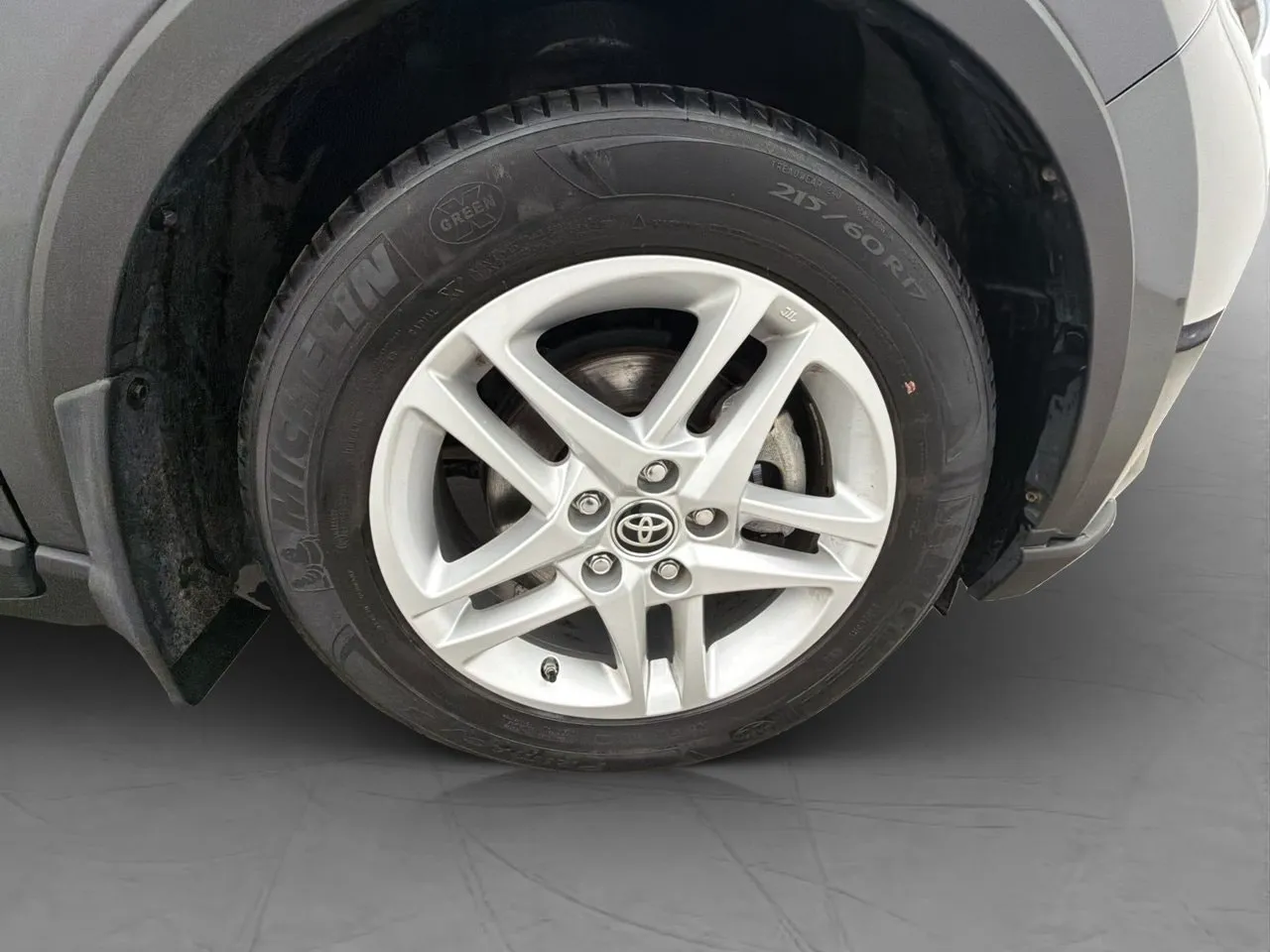 Vehicle image 26
