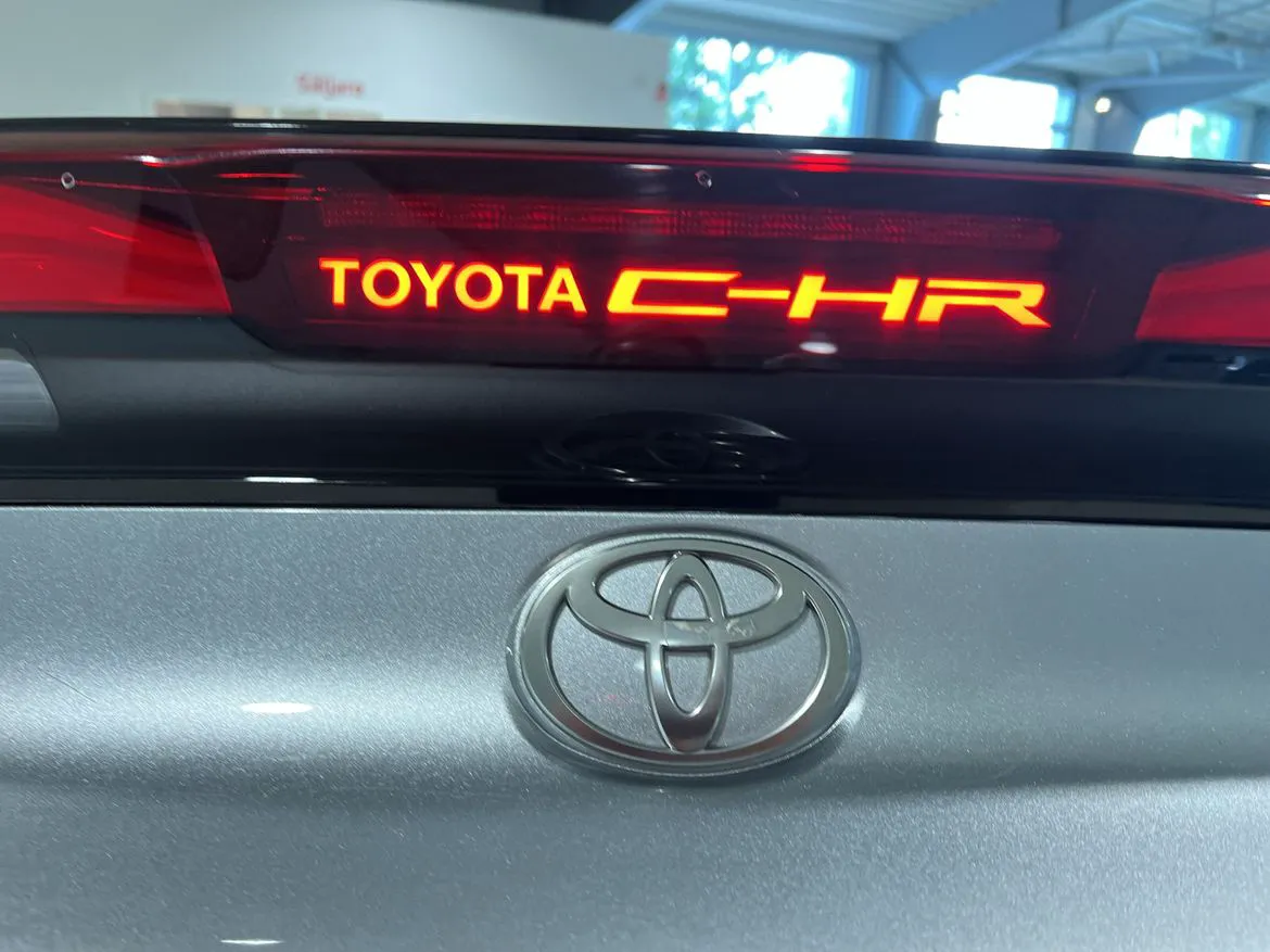 Vehicle image 20