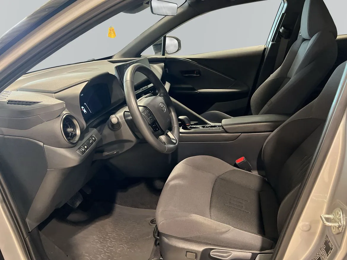 Vehicle image 11