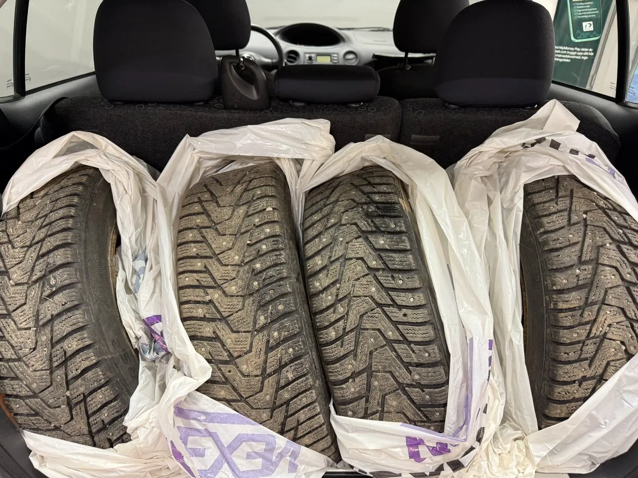 Vehicle image 17
