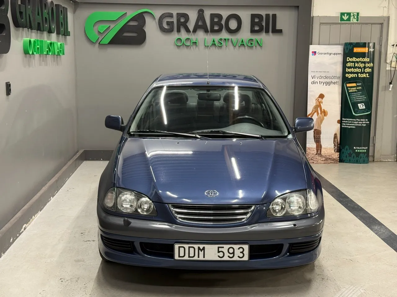 Vehicle image 3