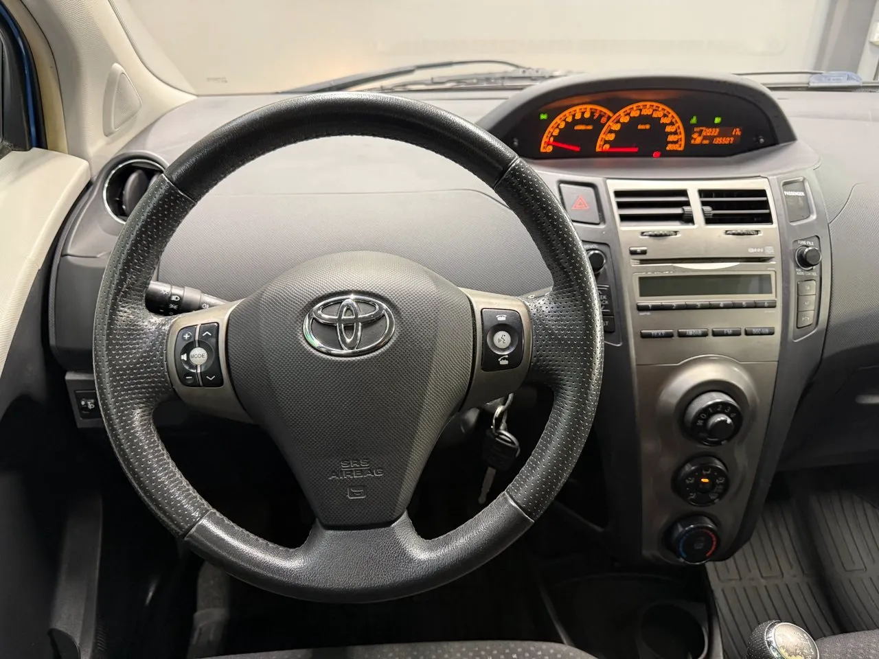 Vehicle image 14