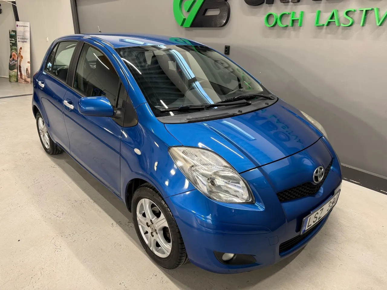 Vehicle image 6