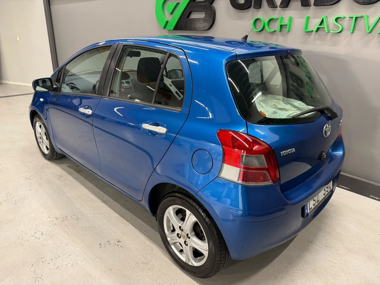 Vehicle image 2