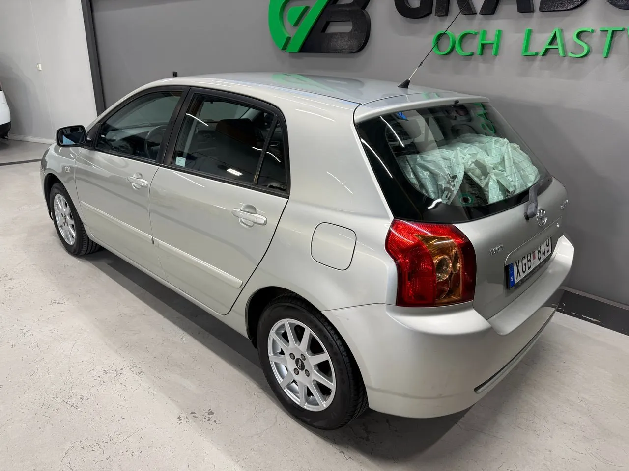 Vehicle image 2