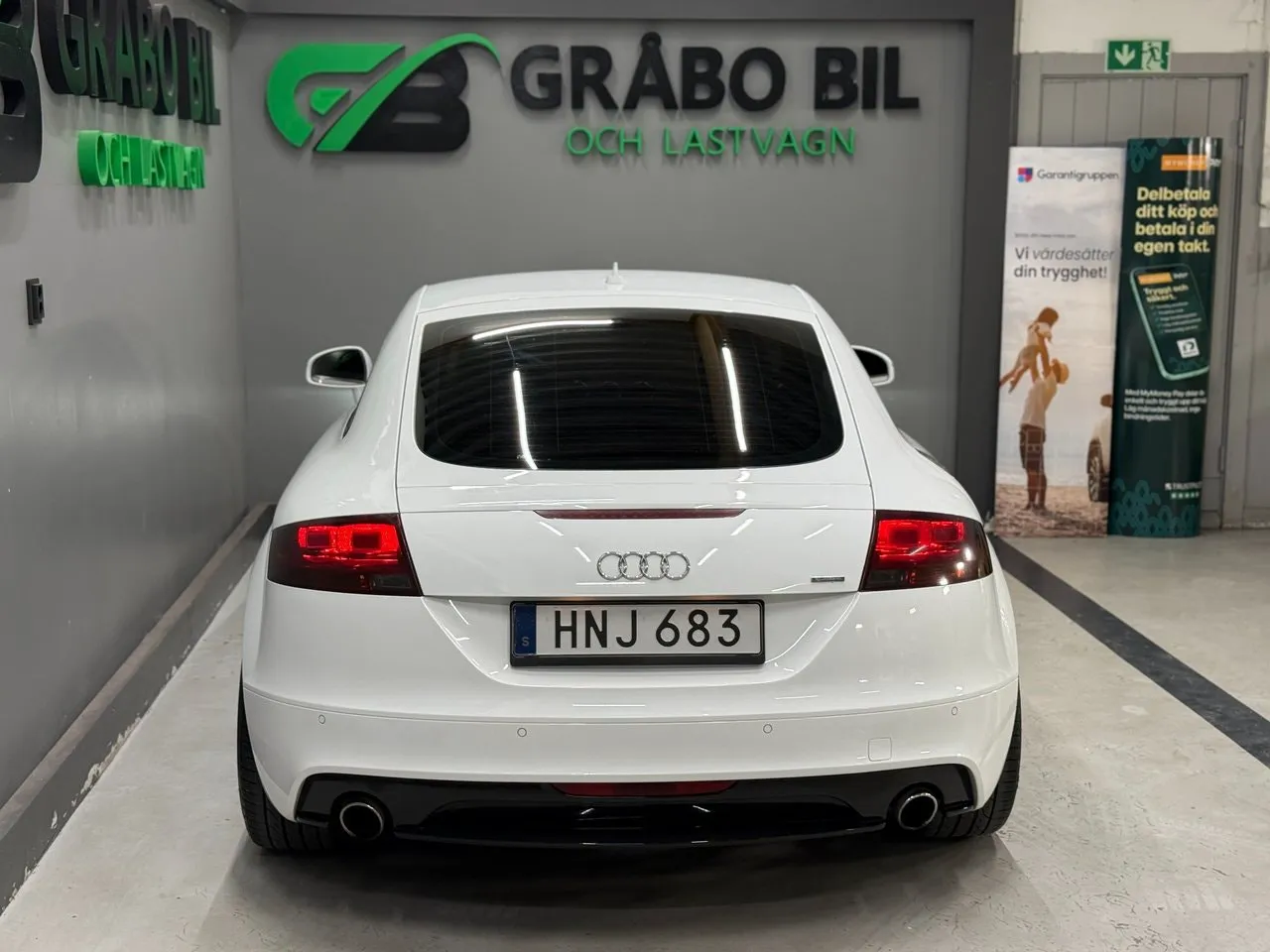 Vehicle image 8