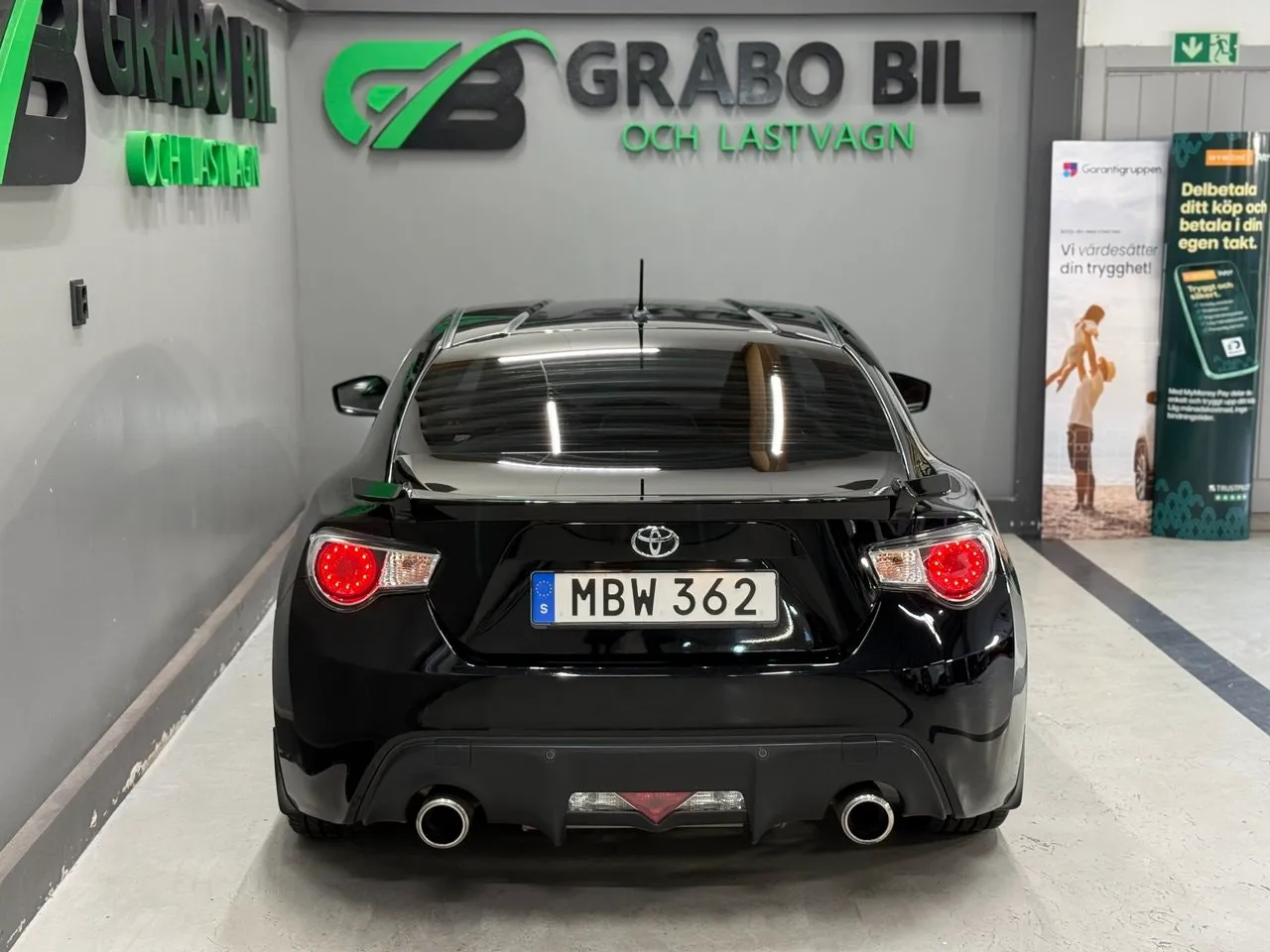 Vehicle image 8