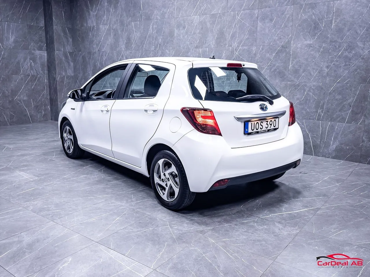 Vehicle image 4
