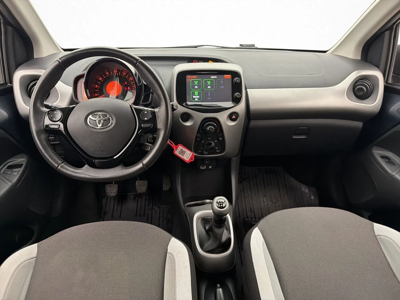 Vehicle image 9