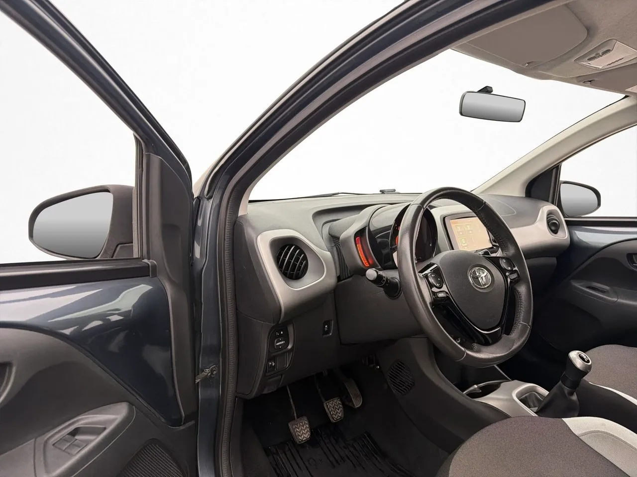 Vehicle image 7
