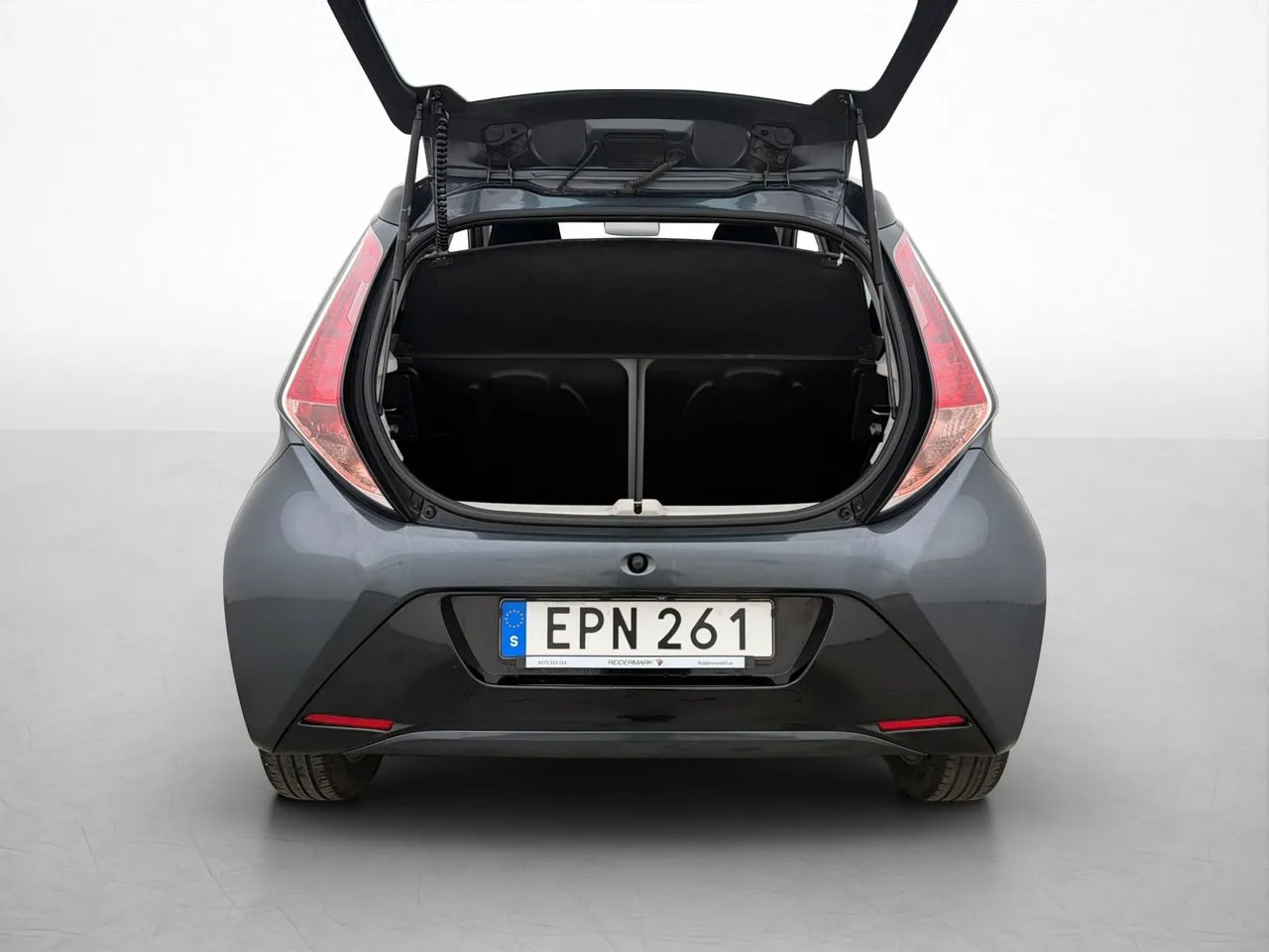 Vehicle image 22