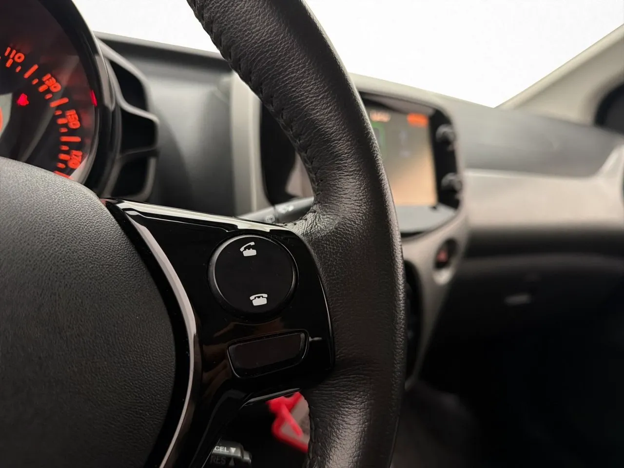Vehicle image 14