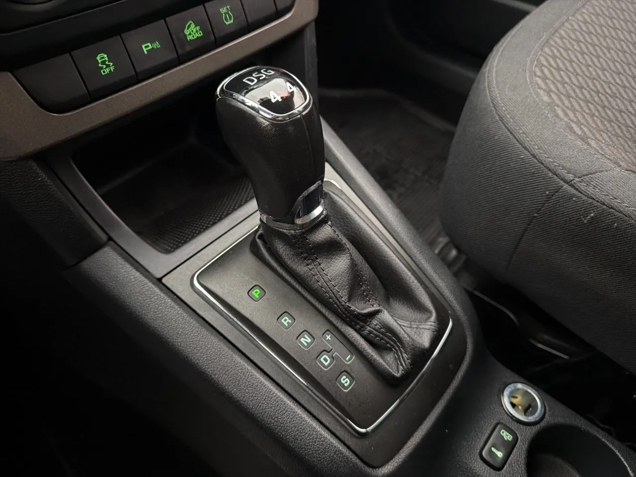 Vehicle image 23