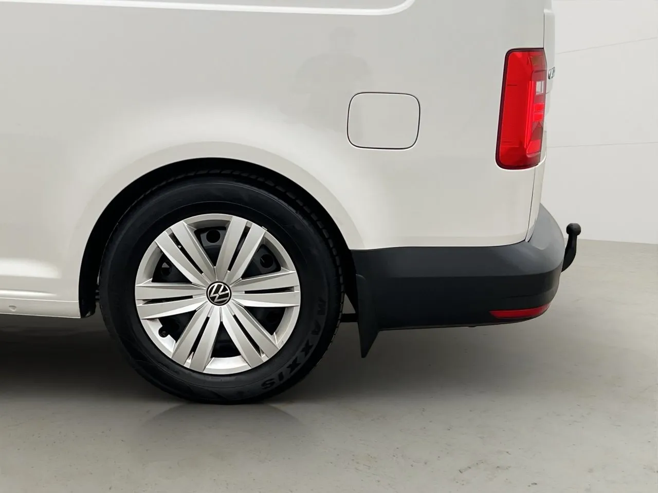 Vehicle image 28
