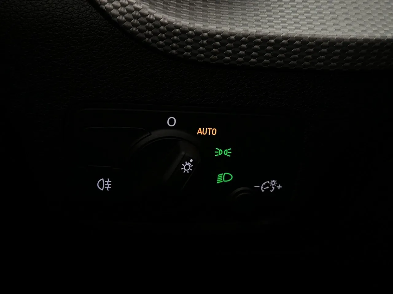 Vehicle image 27