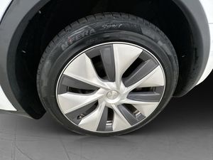 Tesla Model Y bild 31