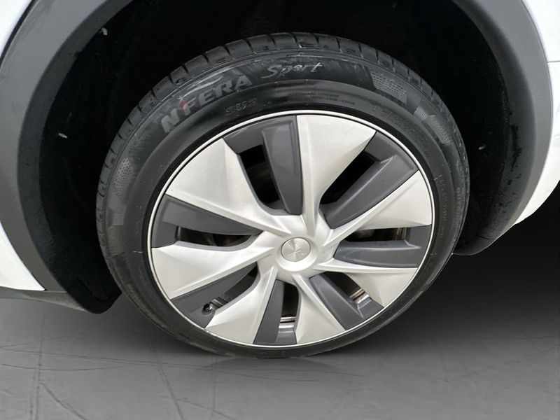 Tesla Model Y bild 31