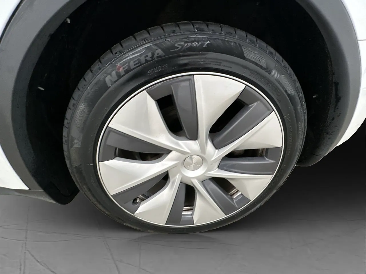 Vehicle image 30