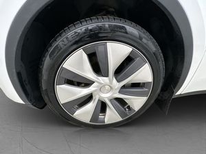 Tesla Model Y bild 30