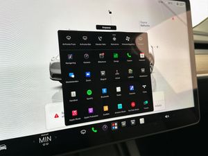 Tesla Model Y bild 22
