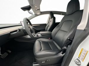 Tesla Model Y bild 14
