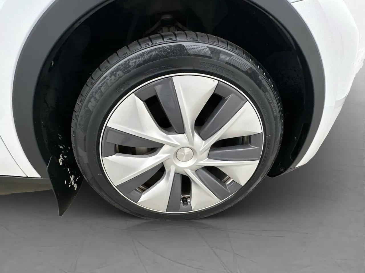 Vehicle image 32