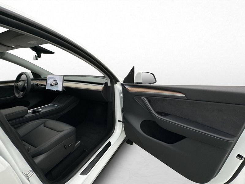 Tesla Model Y bild 29