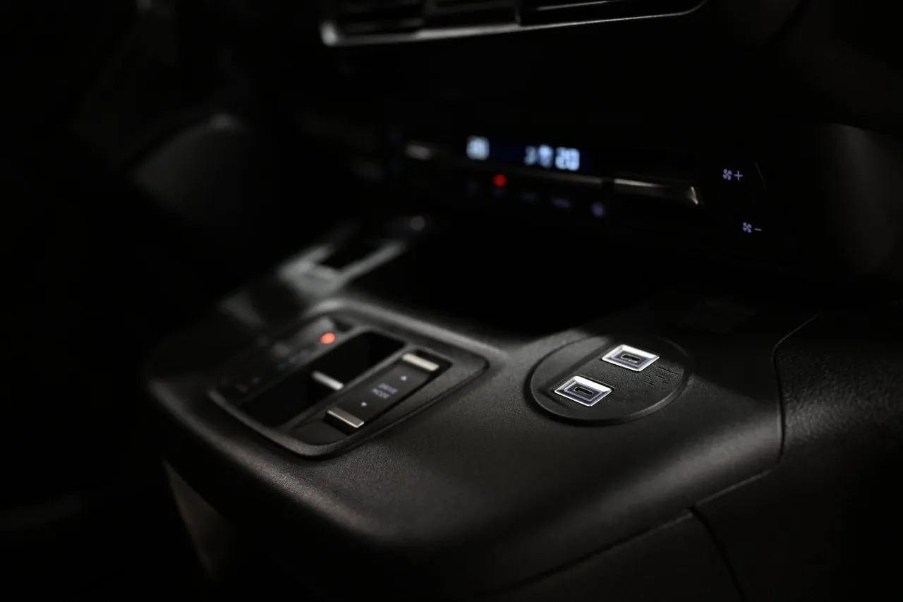 Vehicle image 20