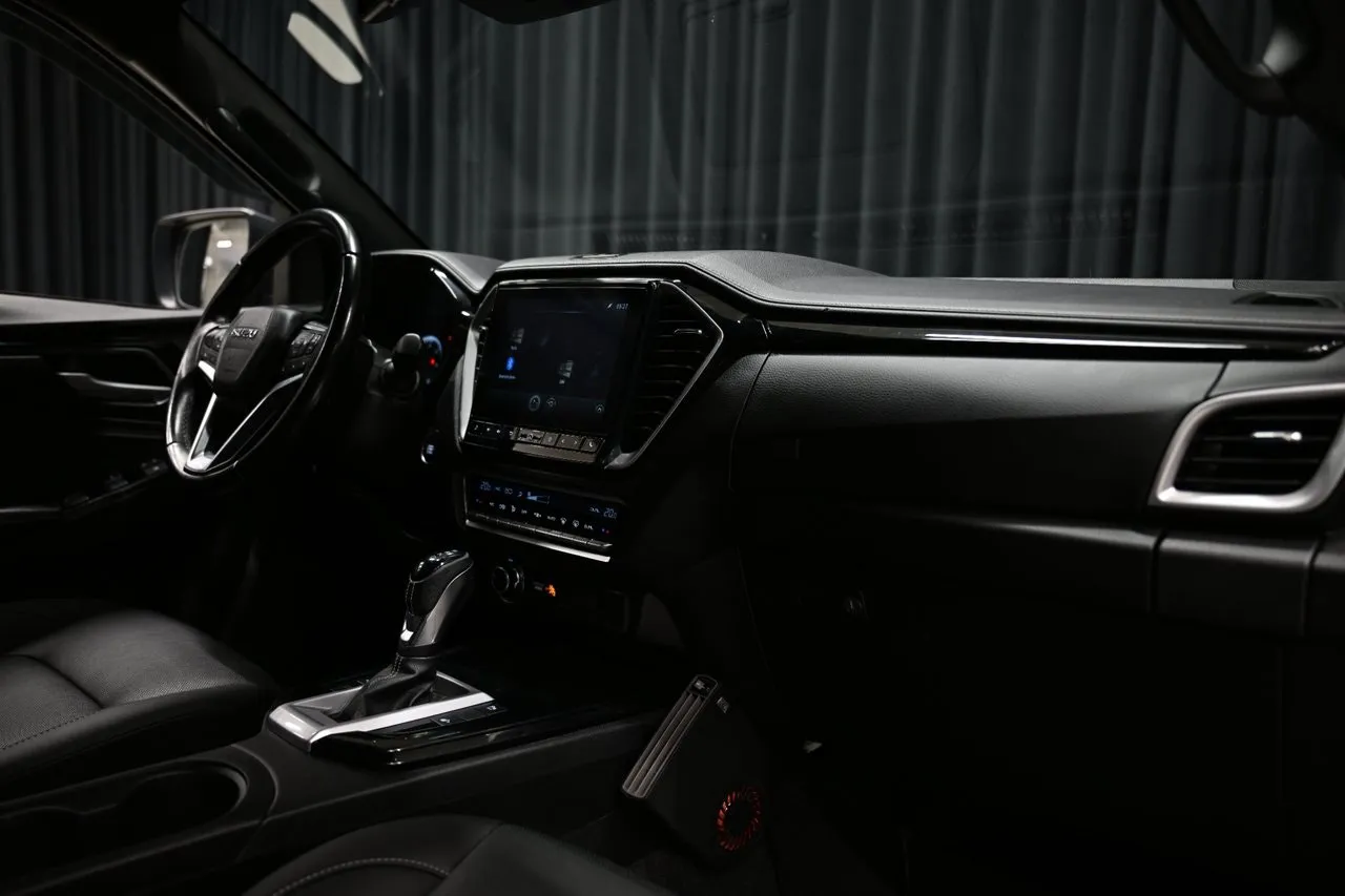 Vehicle image 36