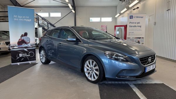 Volvo V40 D3 , 150hk Summum Ny kam, Pano, B Kamera, * MAX UTR * - 2014