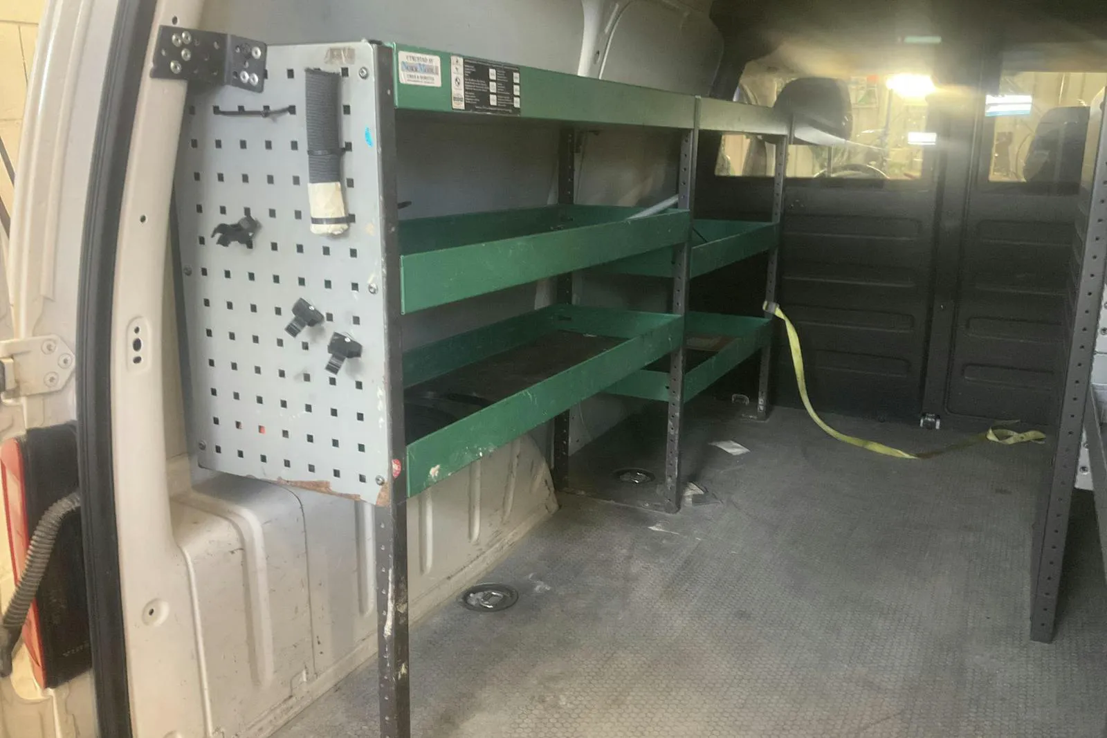 Vehicle image 19