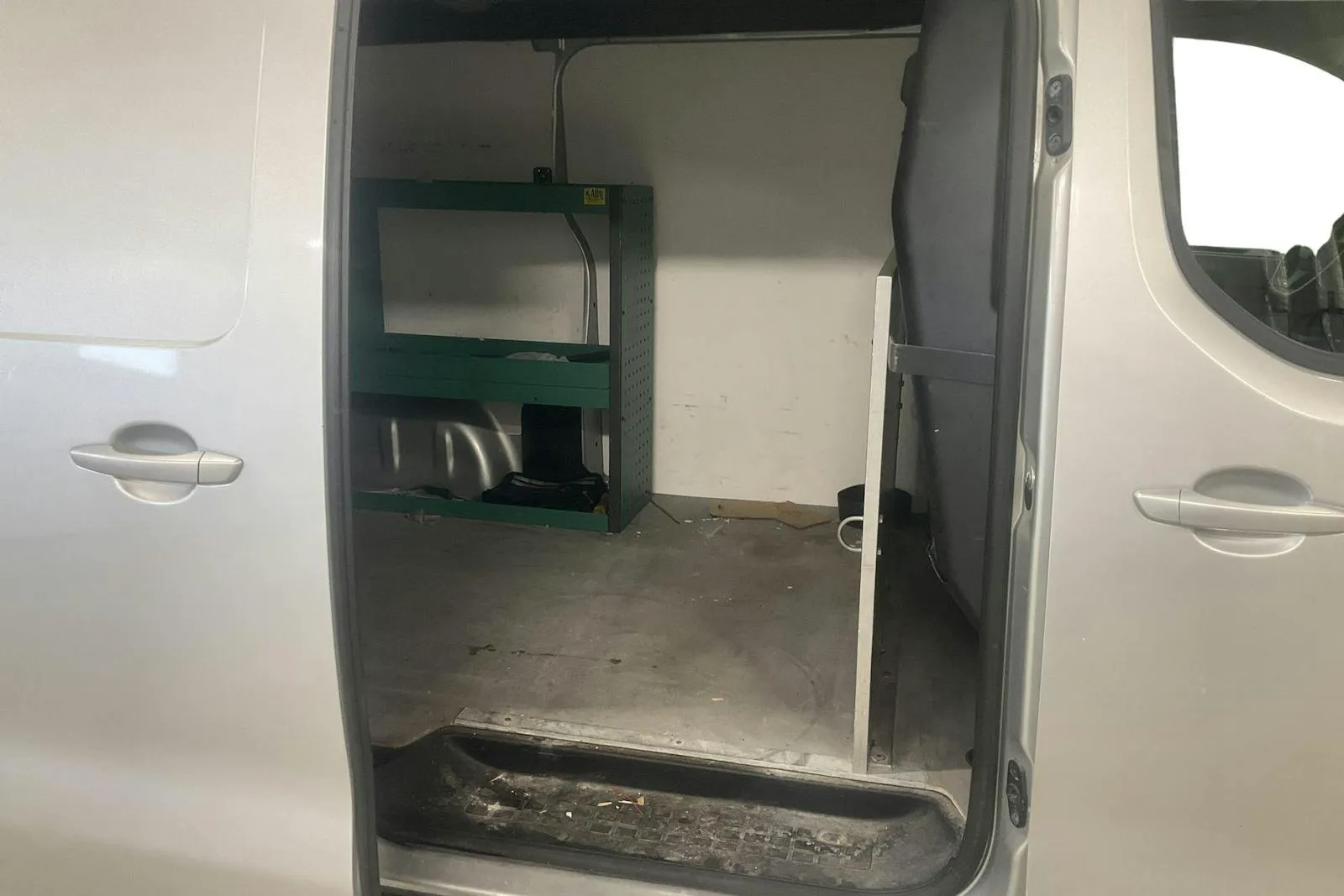 Vehicle image 7