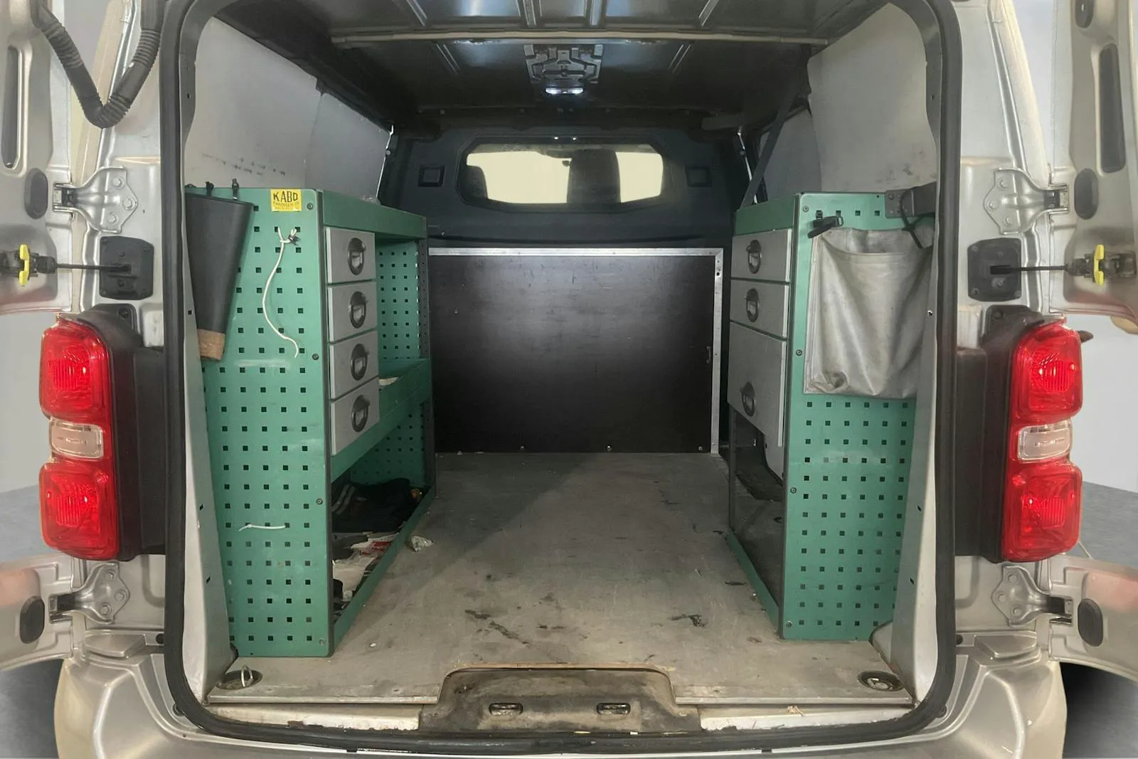 Vehicle image 8
