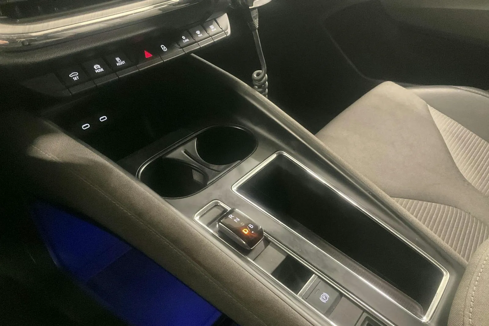 Vehicle image 20