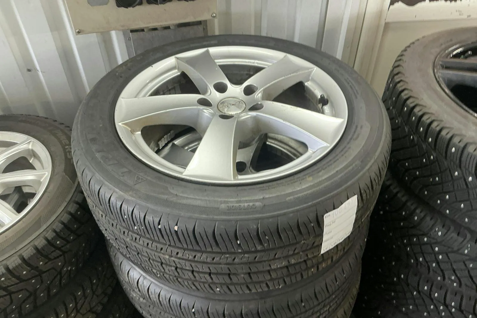 Vehicle image 11