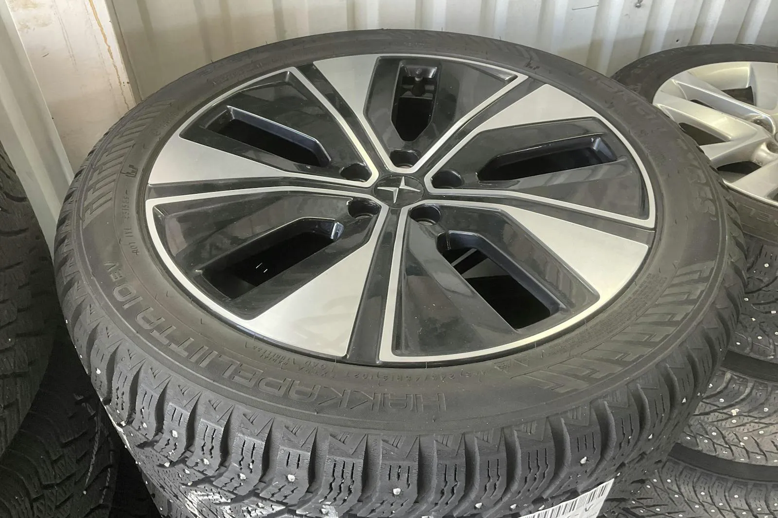 Vehicle image 15