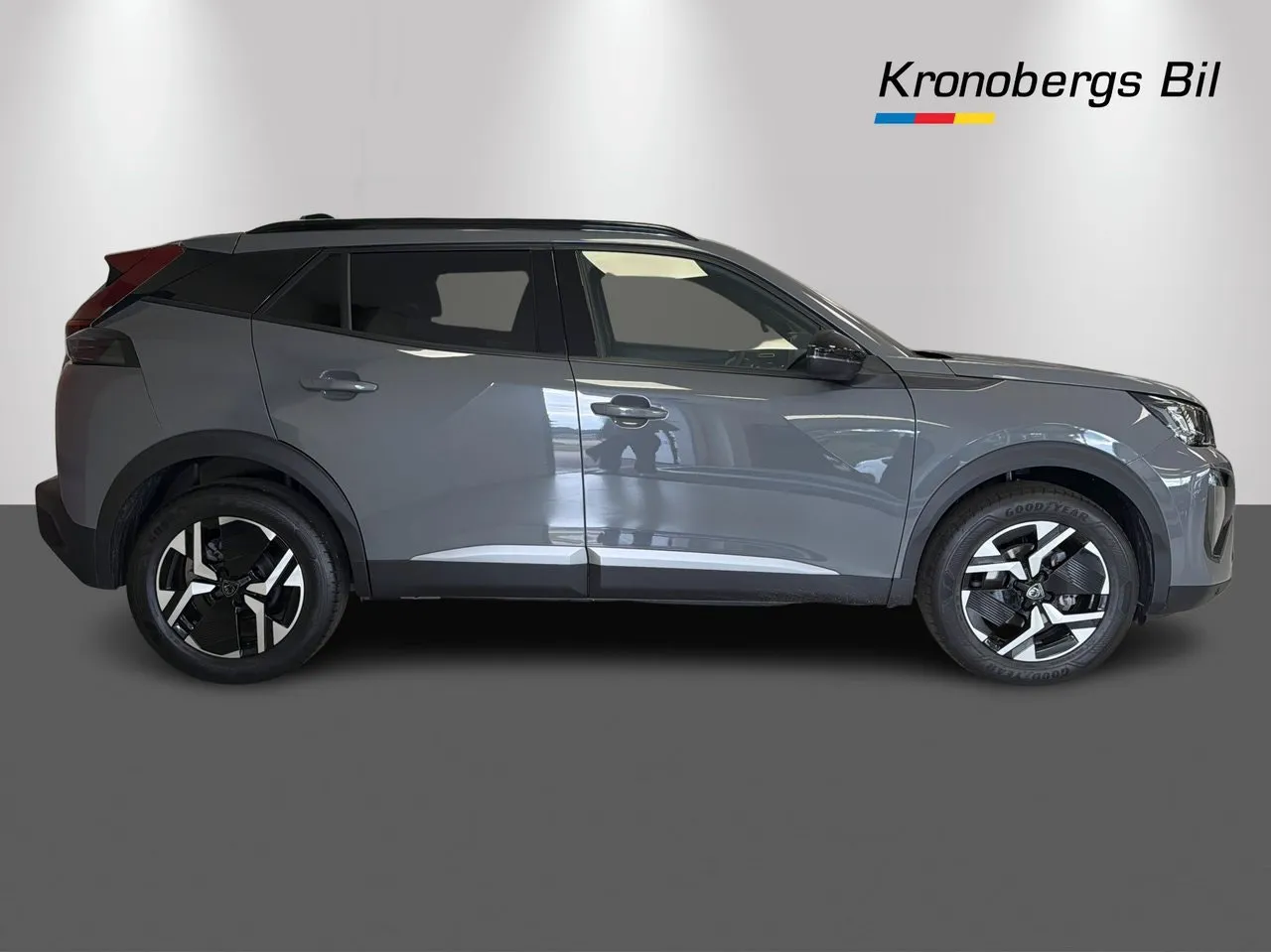 Vehicle image 3