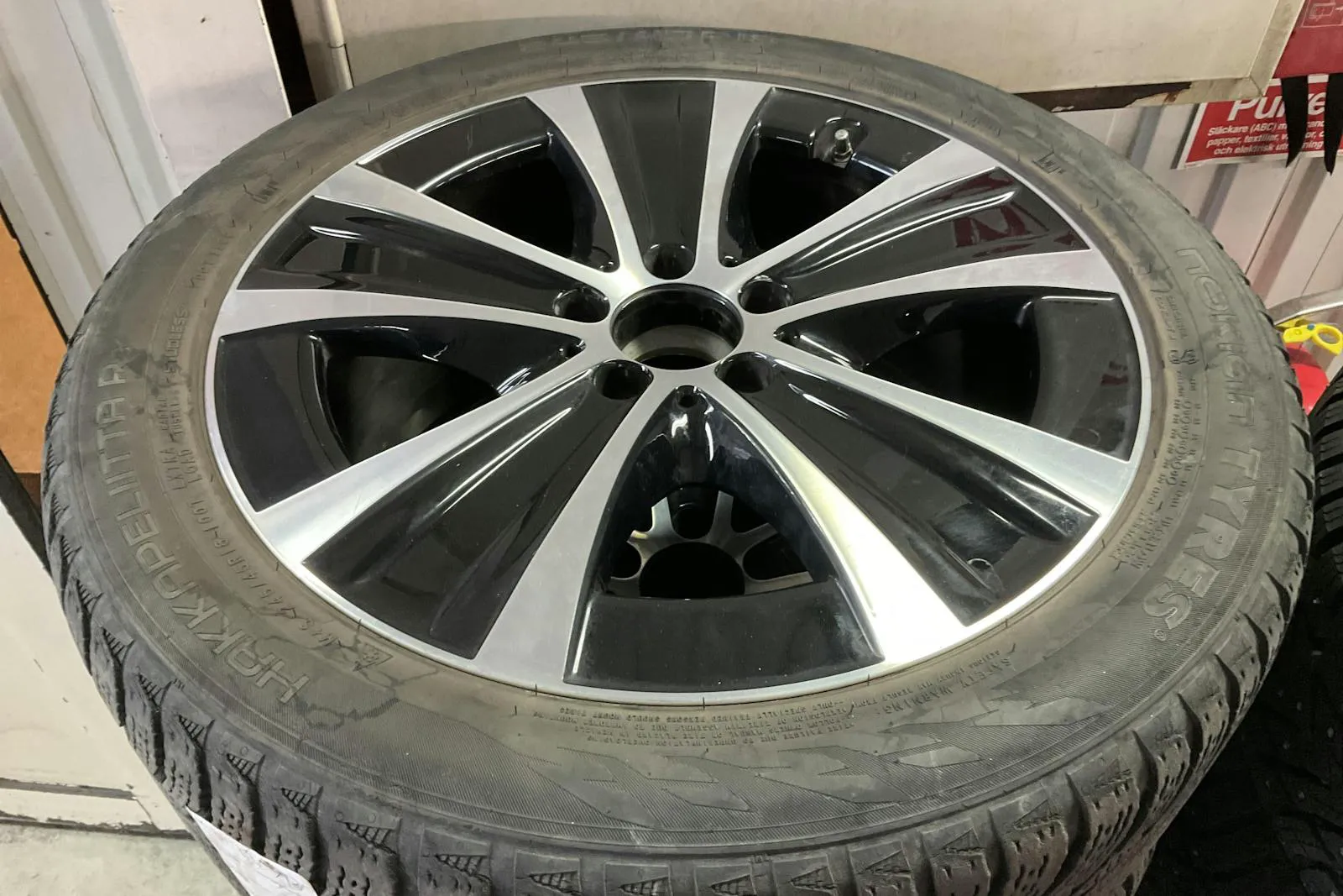 Vehicle image 14