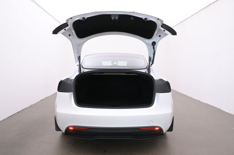 Tesla Model 3 bild 22
