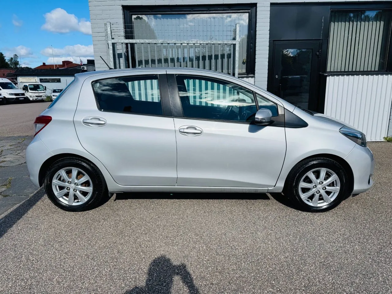 Vehicle image 9