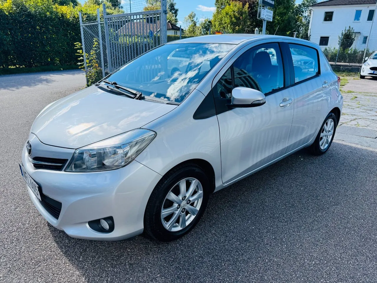 Vehicle image 8