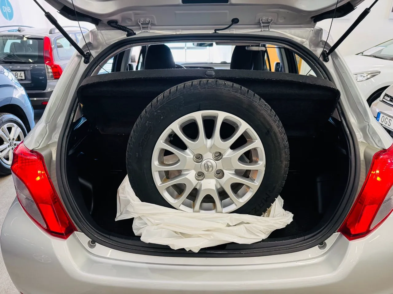Vehicle image 11