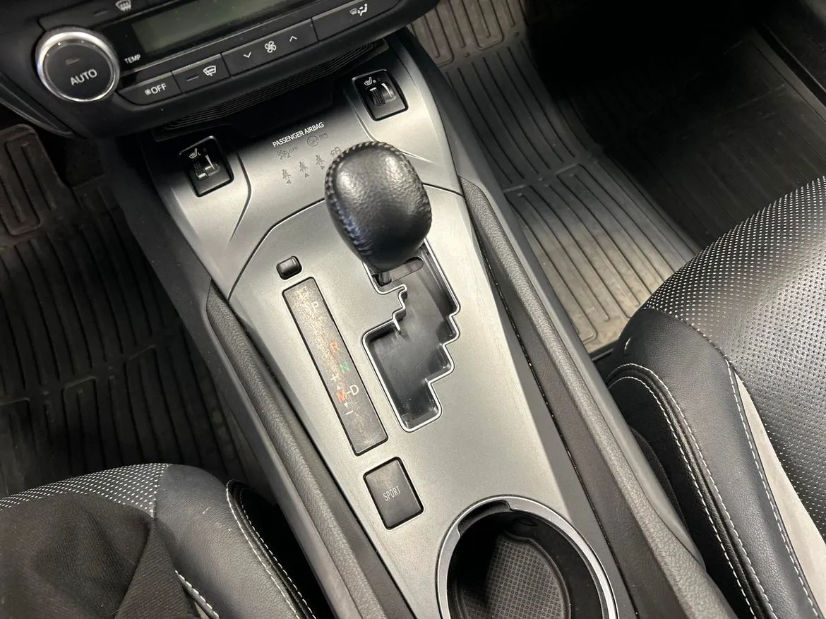 Vehicle image 17