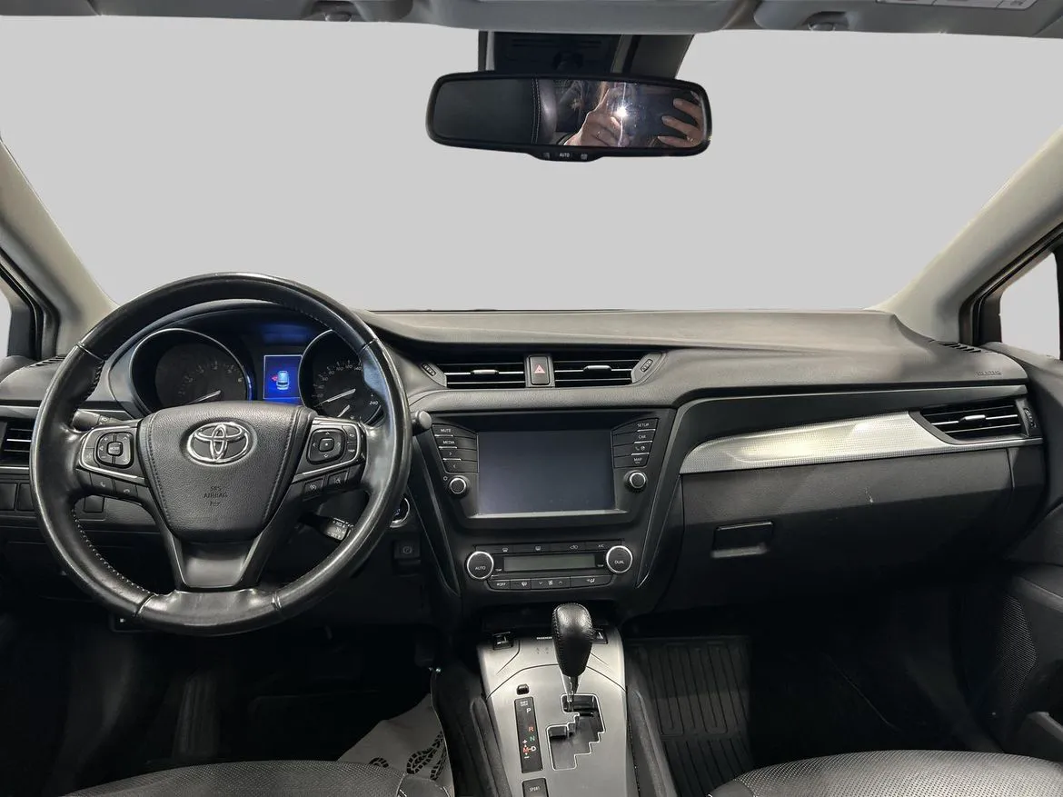 Vehicle image 11