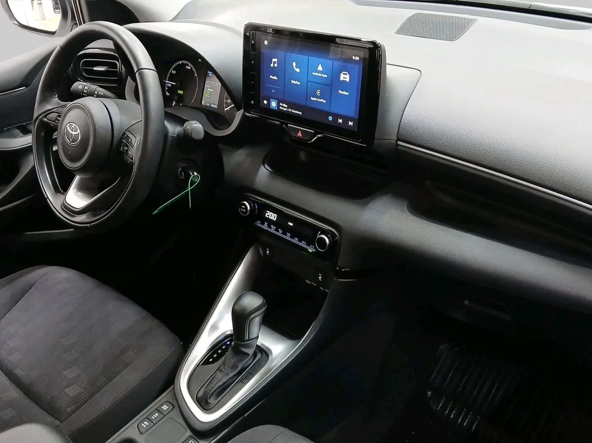 Vehicle image 14