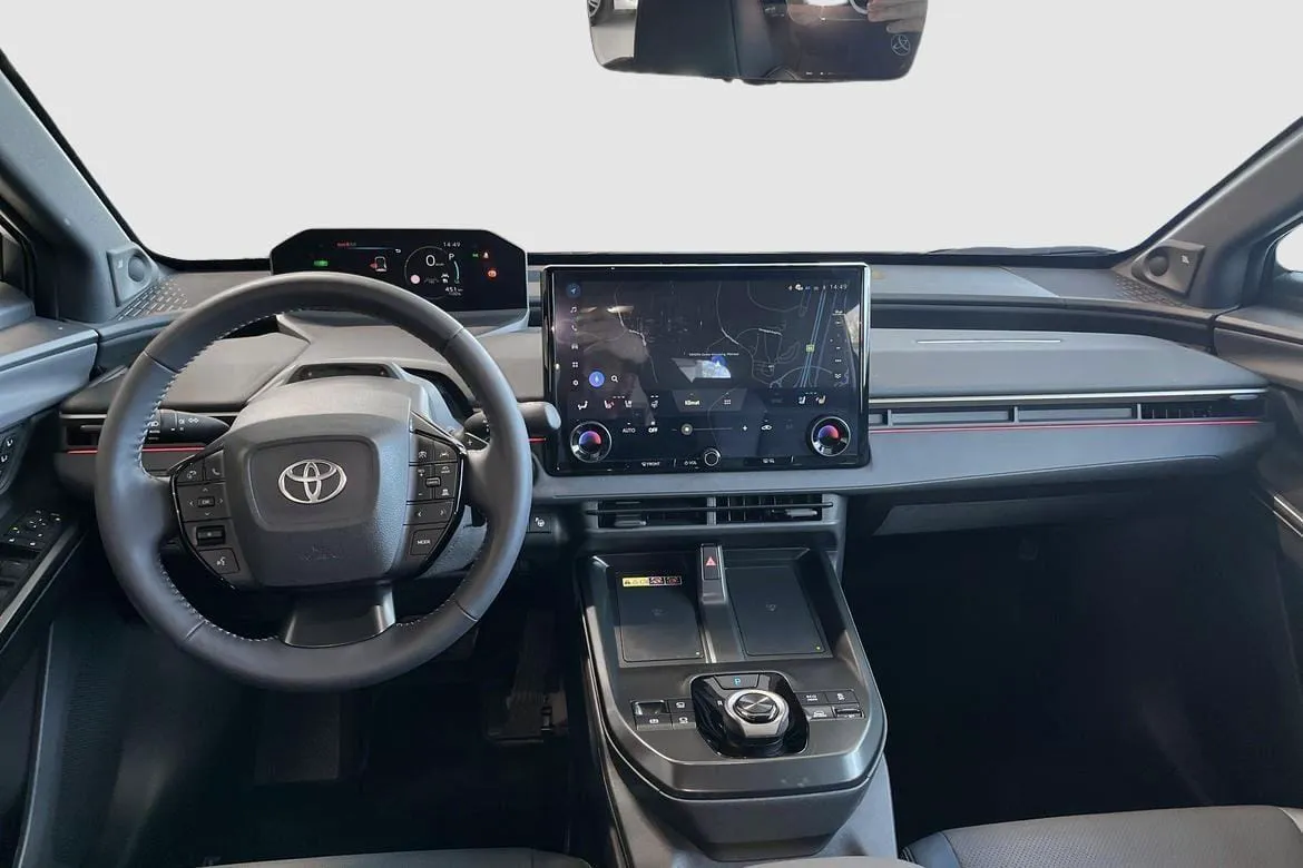 Vehicle image 9