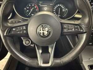 Alfa Romeo Stelvio bild 12