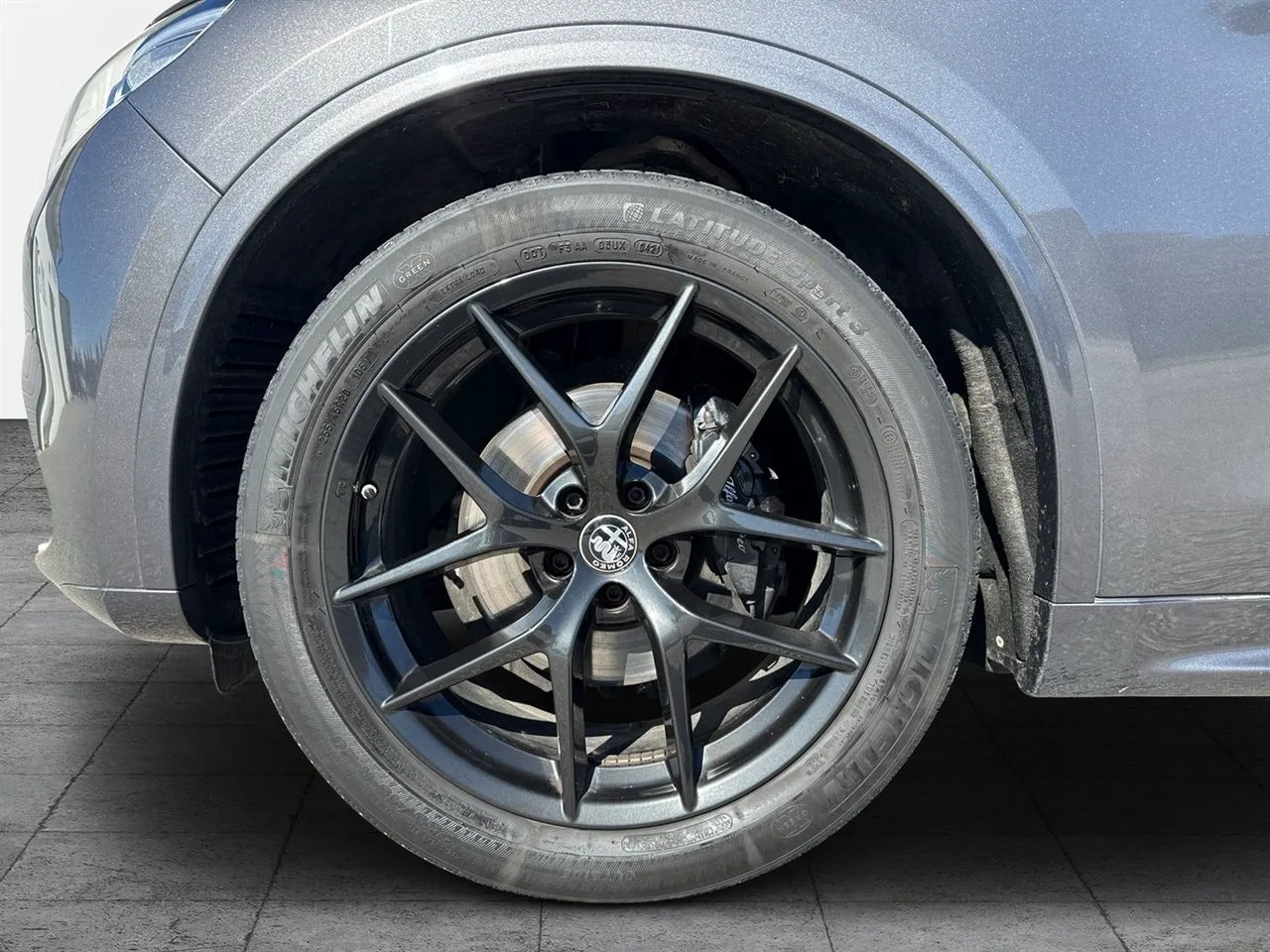 Vehicle image 18