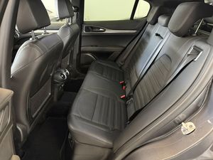 Alfa Romeo Stelvio bild 6