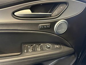 Alfa Romeo Stelvio bild 13